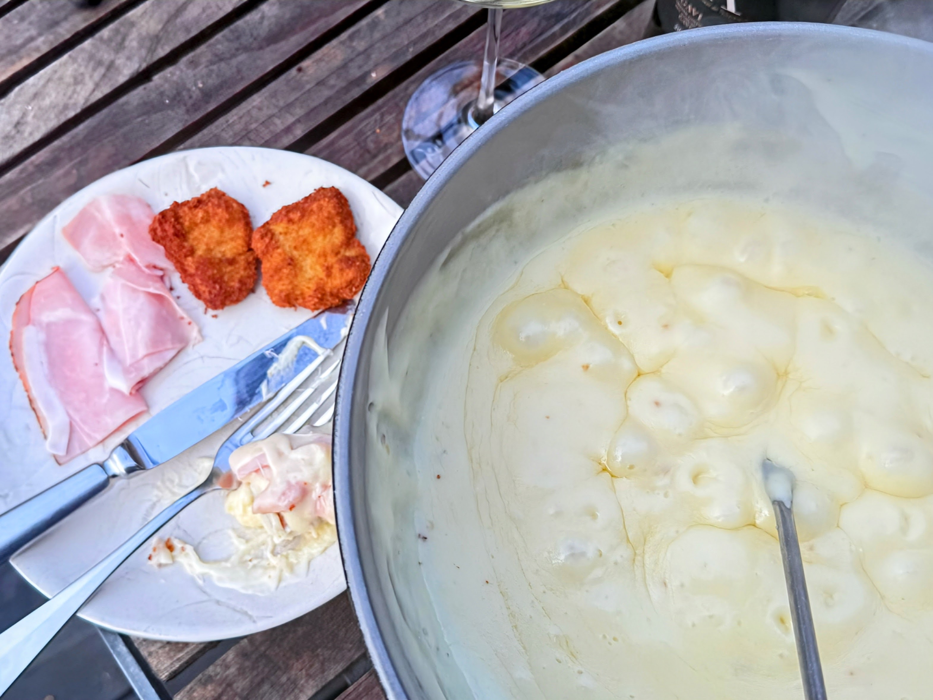 Schritt 2: Schnitzel im Fondue servieren