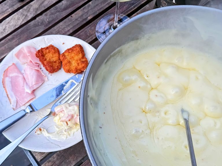Schritt 2: Schnitzel im Fondue servieren Schritt 2: Schnitzel im Fondue servieren