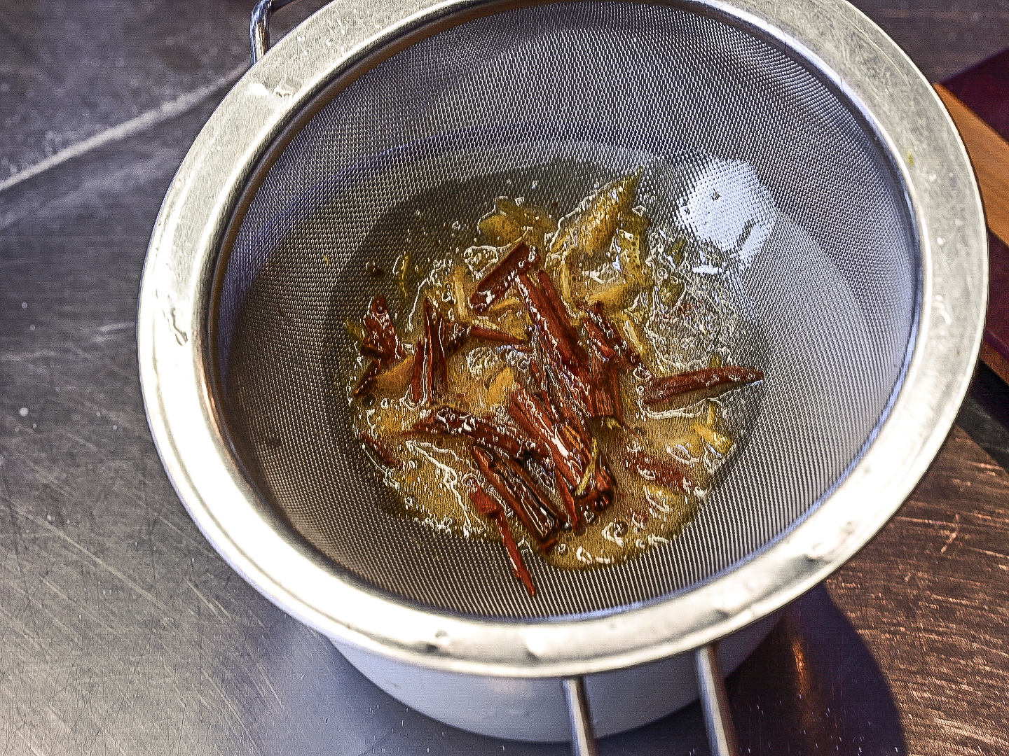 Schritt 2: Dunkler Sirup für Pastel de Nata kochen 