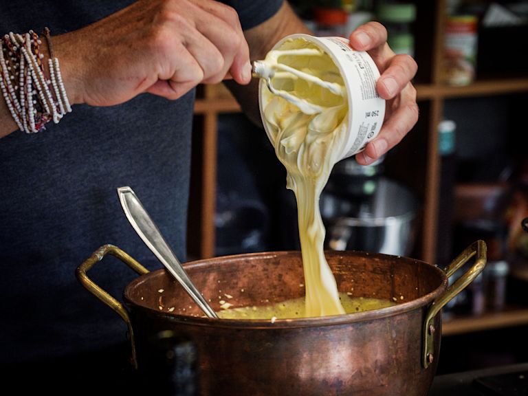 Schritt 3: Rahm für Gelato allo zabaglione schlagen und Masse gefrieren Schritt 3: Rahm für Gelato allo zabaglione schlagen und Masse gefrieren