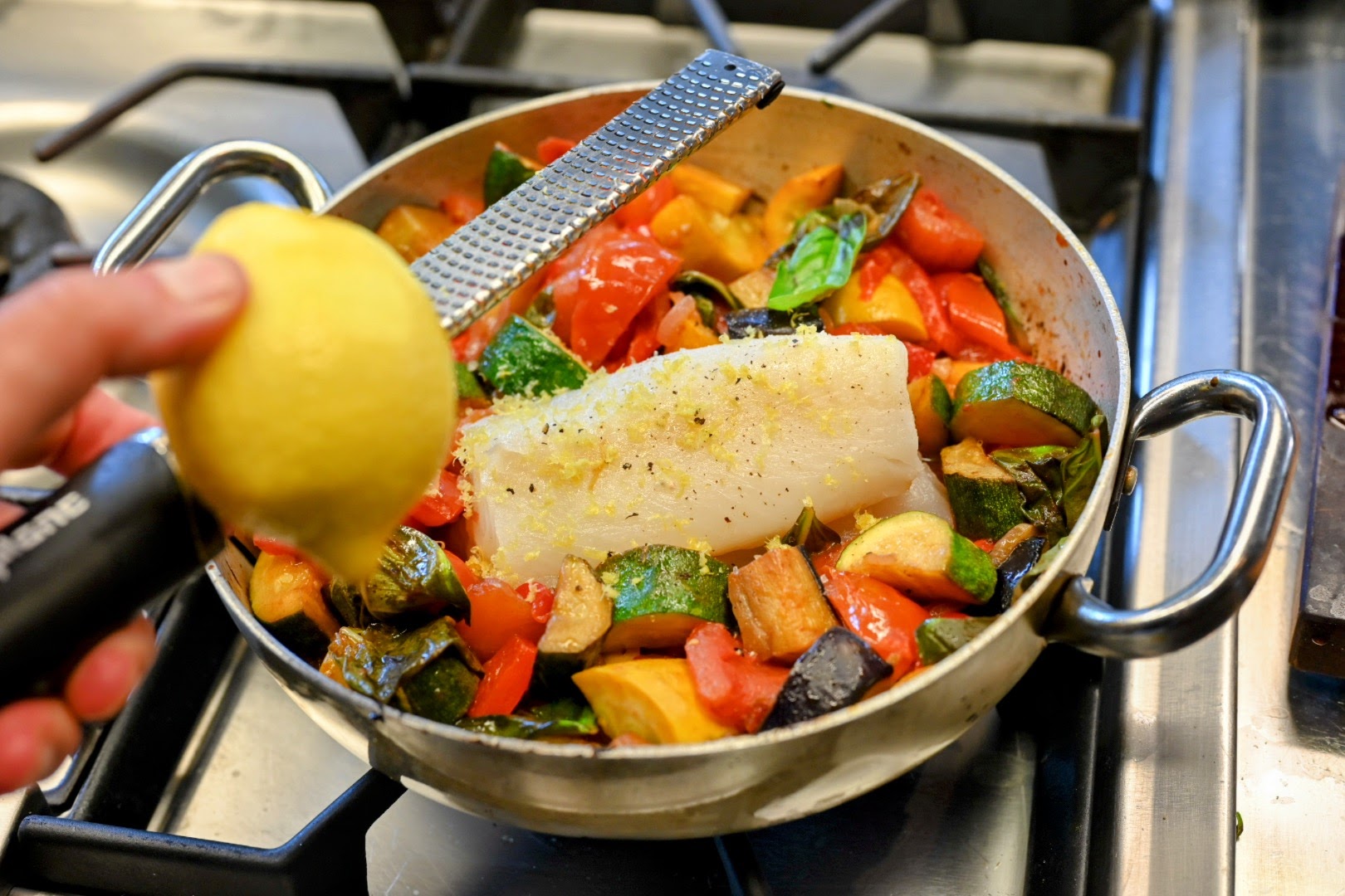 Schritt 2 :Kabeljau hinzufügen und im Ofen garen