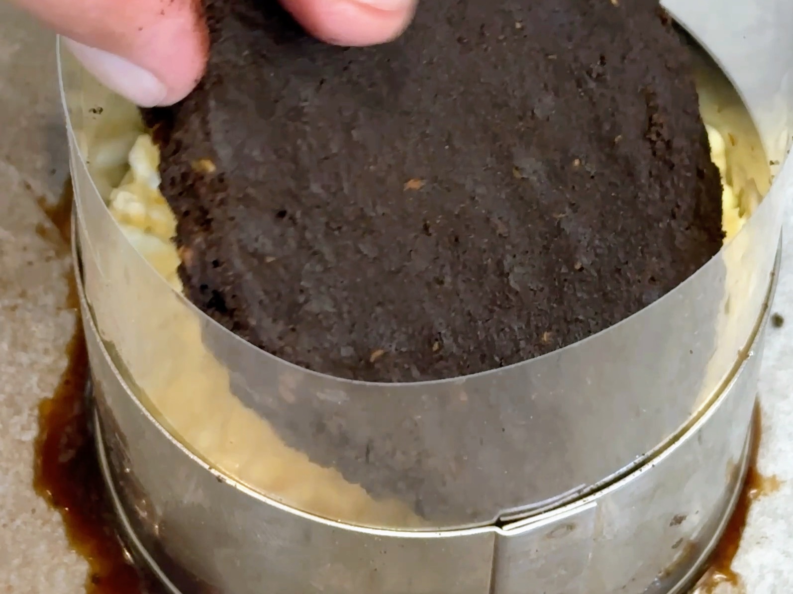 Schritt 3: Je nach Grösse der Form kann man die Schichten 2-3 Mal wiederholen