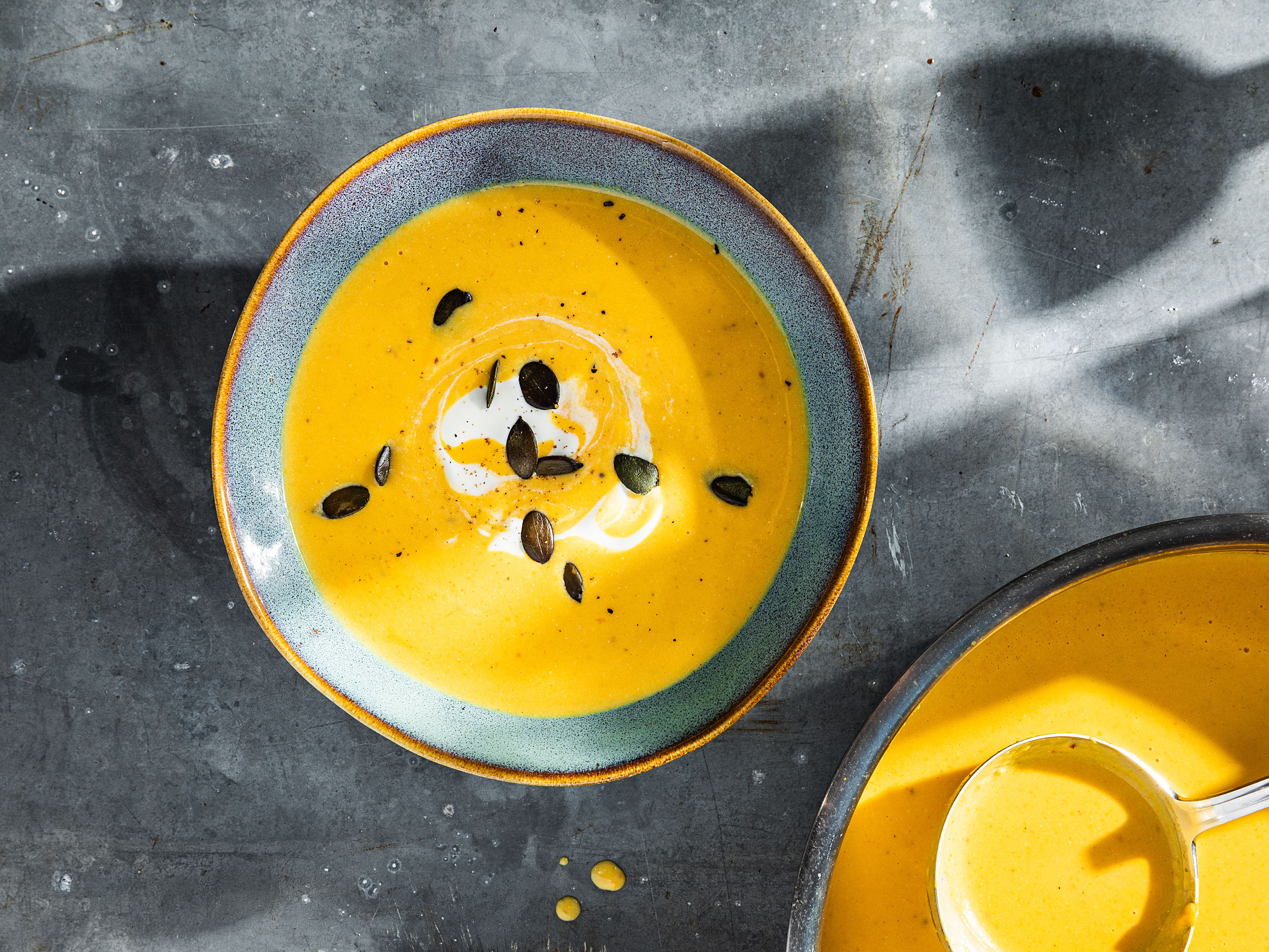 Schritt 3: Kürbis-Mascarpone-Suppe mit Absinth abschmecken