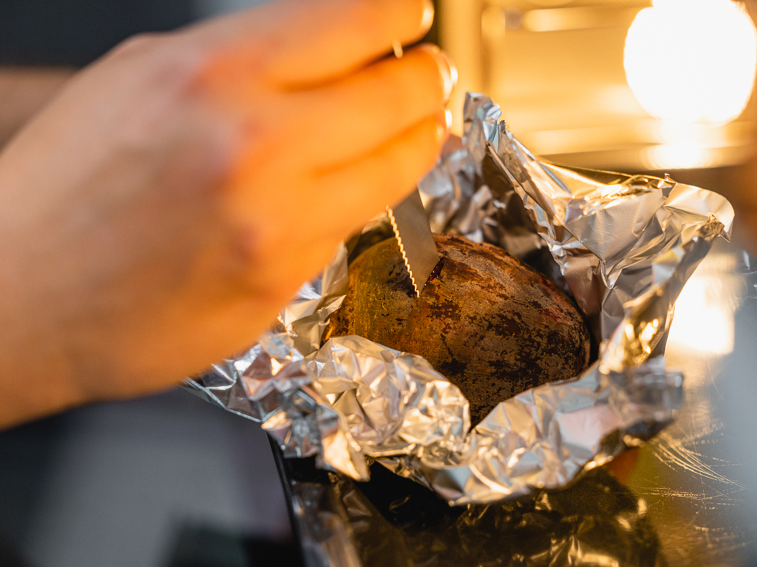 Schritt 1: Zutaten für Rote-Bete-Hummus mit gerösteten Walnüssen vorbereiten 