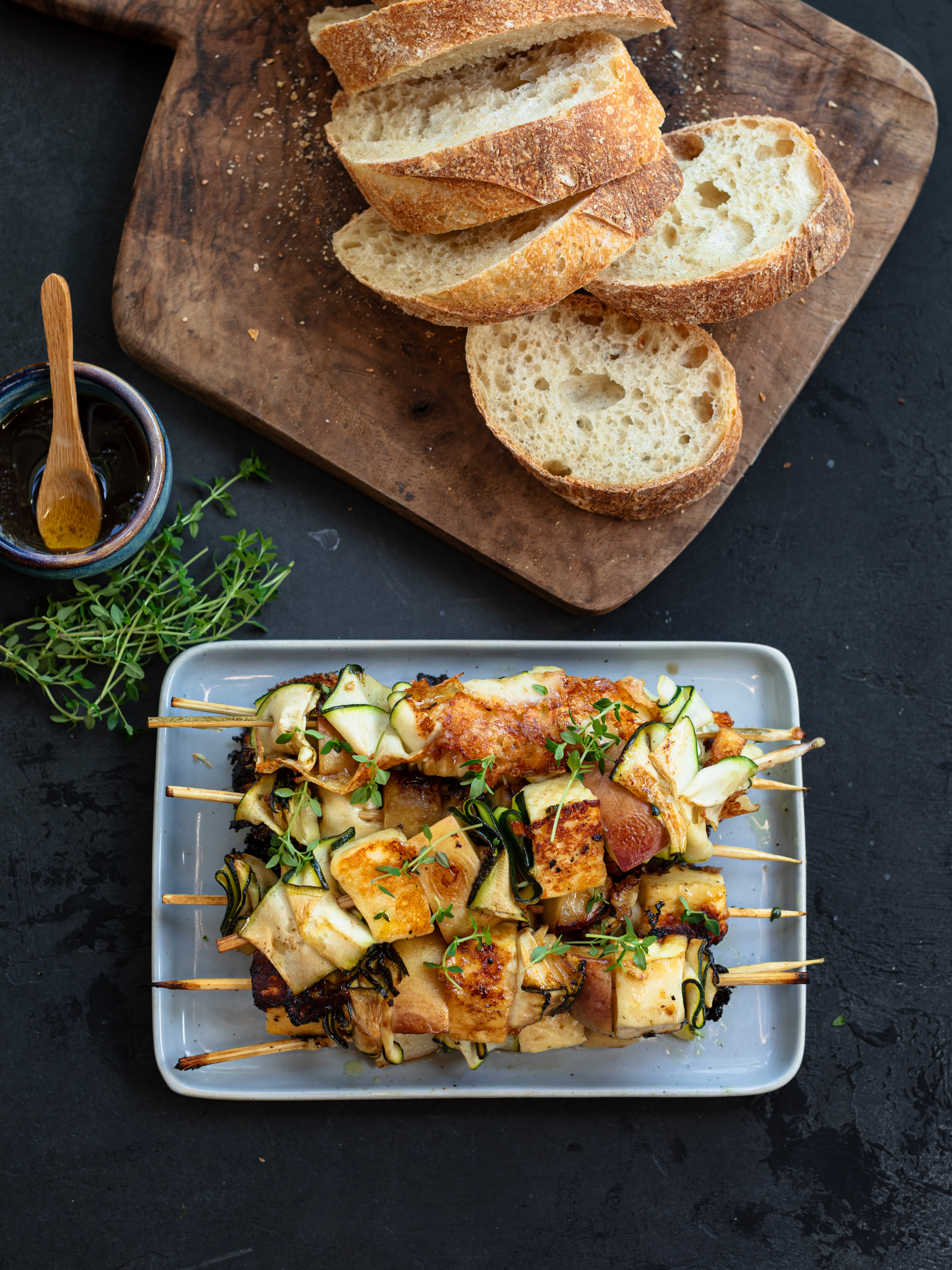 Zucchetti-Haloumi-Spiesse mit Pfirsich Rezept