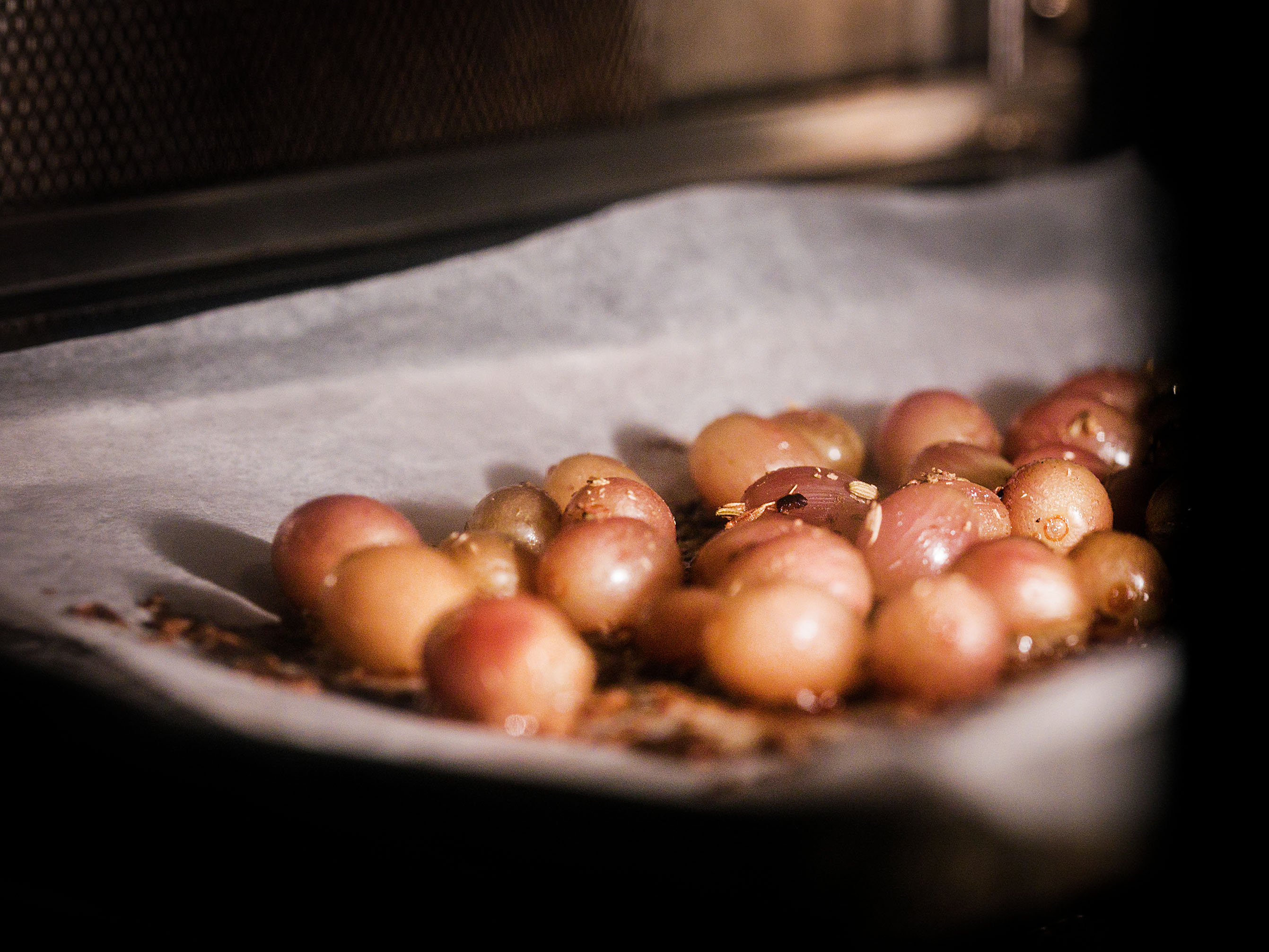 Schritt 1: Die Trauben auf dem vorbereiteten Blech ausbreiten