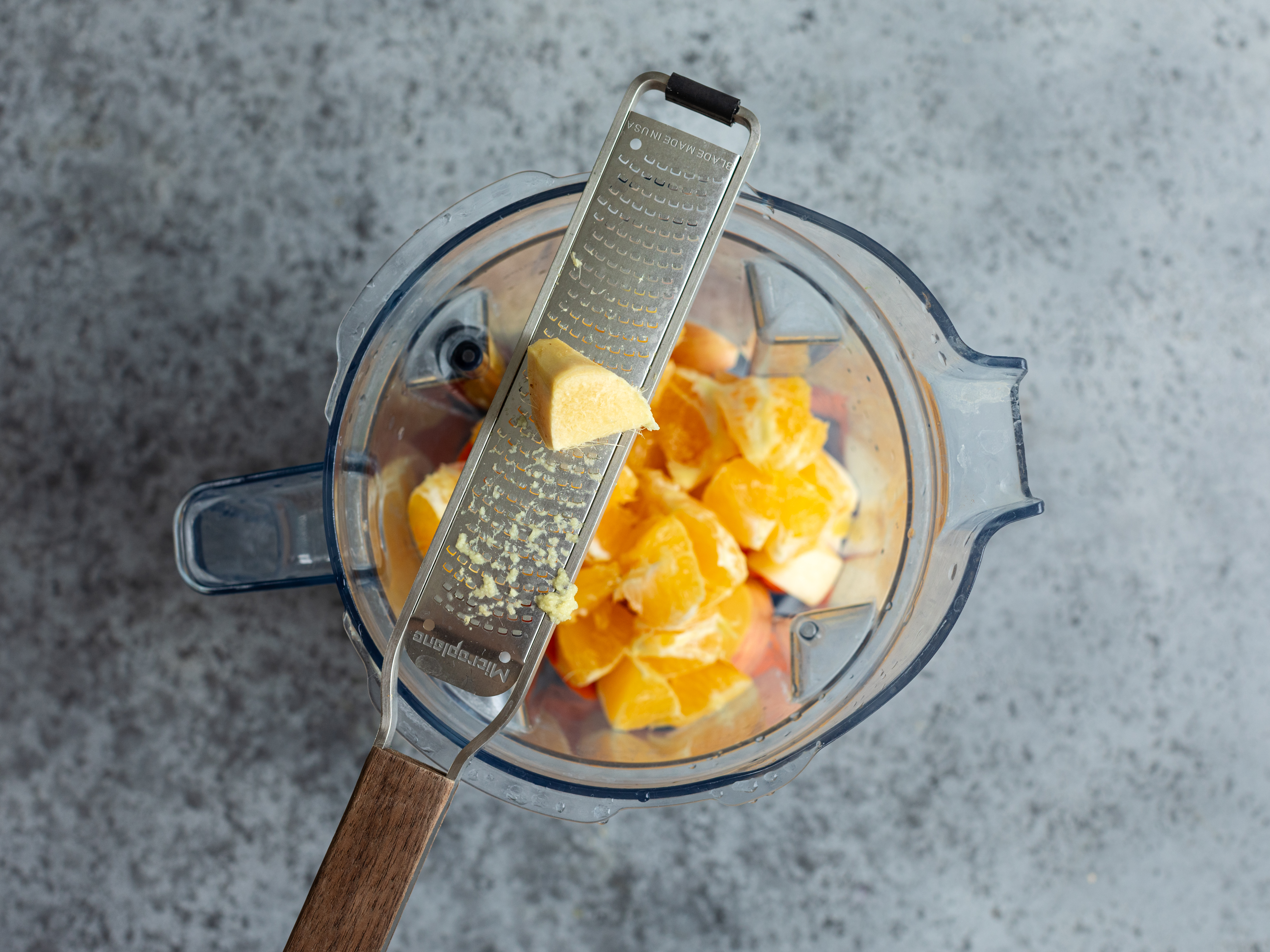 Schritt 2: Rüebli-Ingwer Smoothie mixen