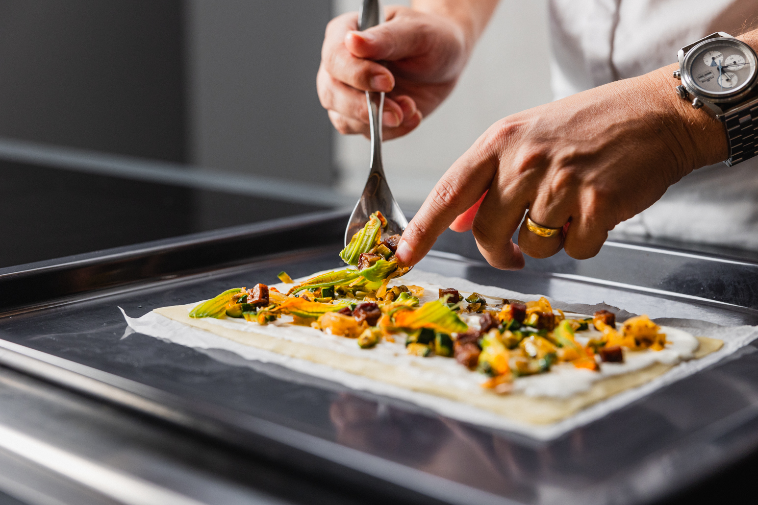 Schritt 4: Flammkuchen belegen und backen