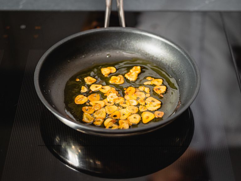 Schritt 1: Zutaten für Gerösteten Knoblauch-Hummus mit frischen Kräutern vorbereiten  Schritt 1: Zutaten für Gerösteten Knoblauch-Hummus mit frischen Kräutern vorbereiten