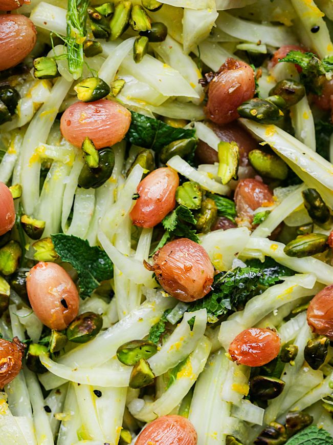 Fenchelsalat mit Pistazien und ofengetrockneten Trauben Rezept Fenchelsalat mit Pistazien und ofengetrockneten Trauben Rezept