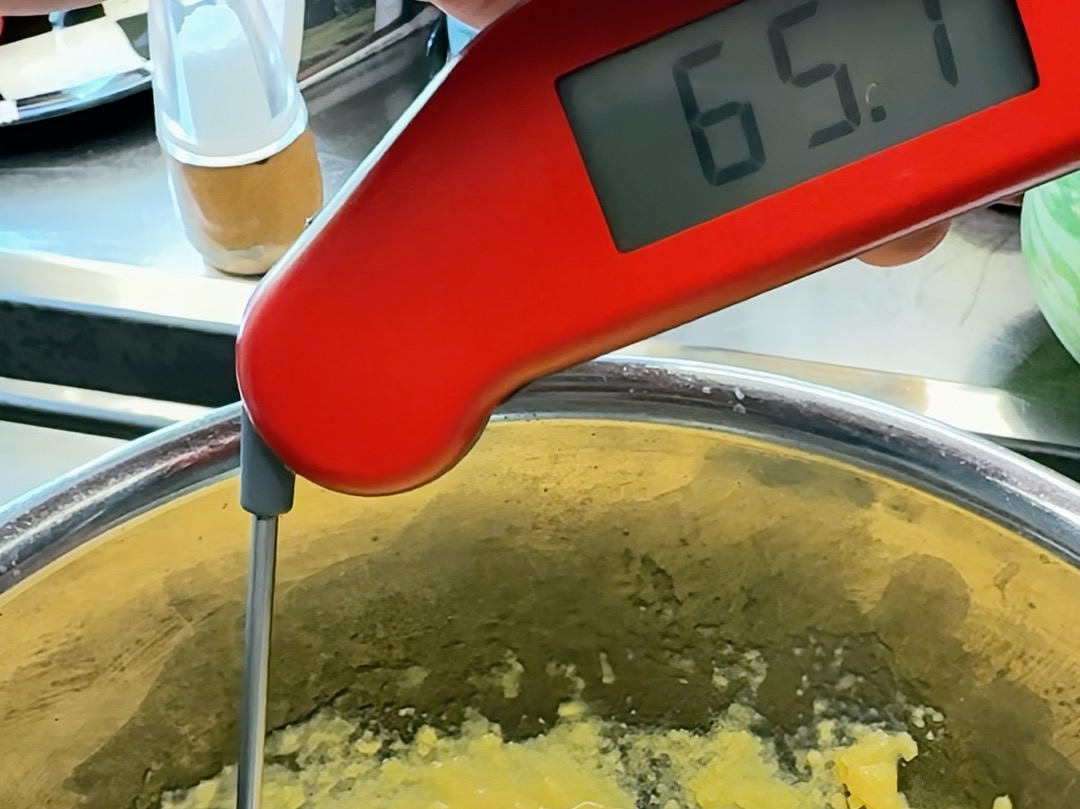 130726 rezept-Das ultimative Rührei 4x3 Step1 pic3