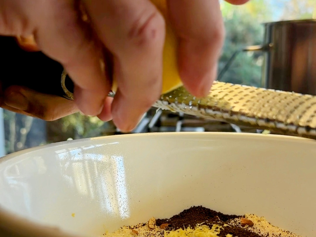 Schritt 1: Vorbereitung der Teigzutaten für Sbrisolona – Italienischer Mandelkuchen 