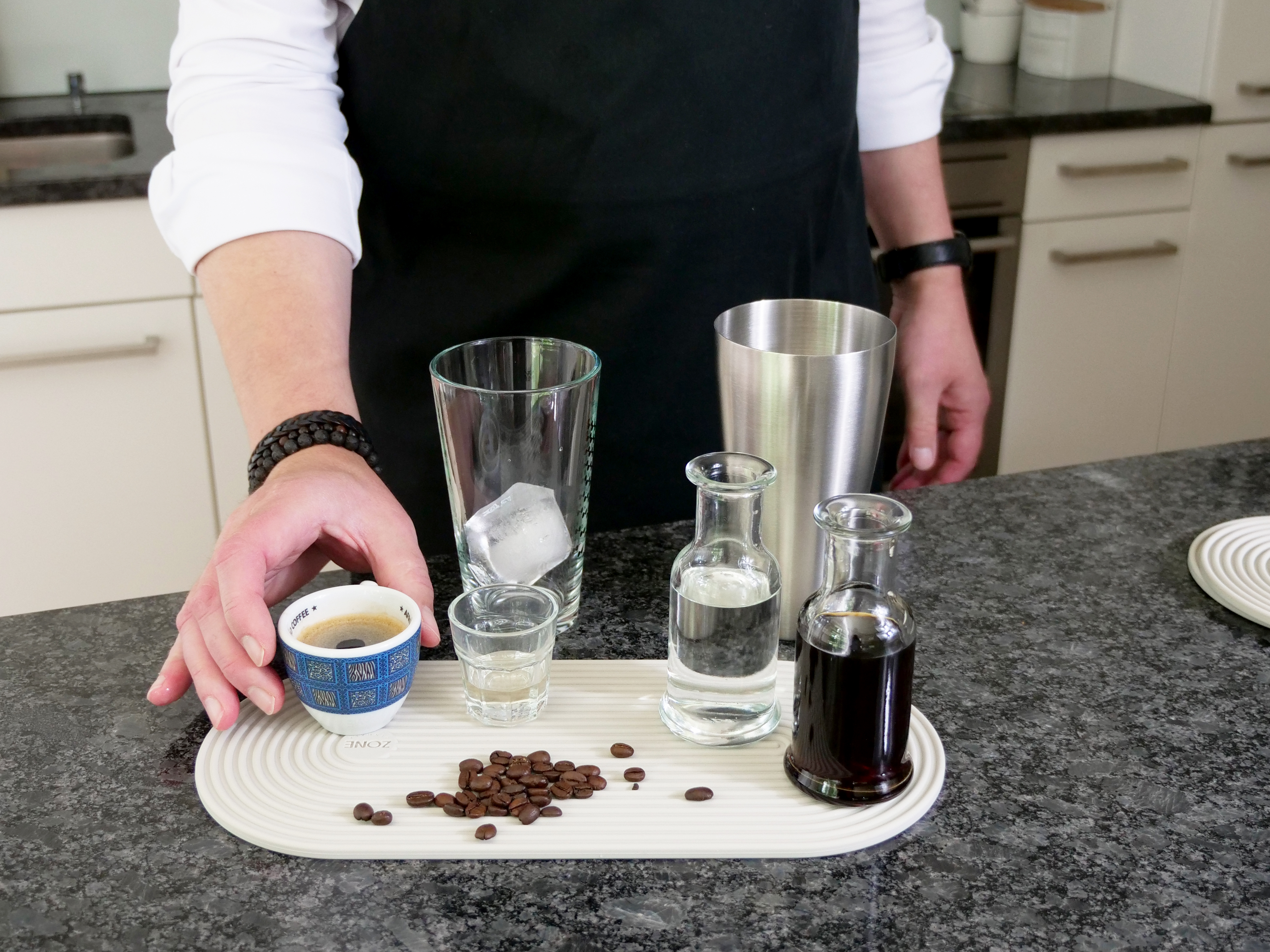 Schritt 1: Alle Zutaten mischen & shaken