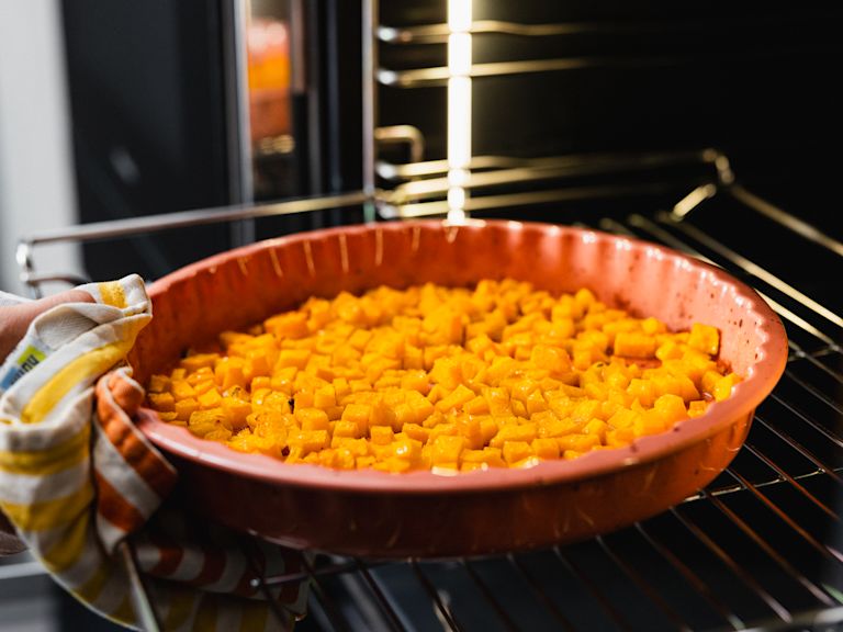 Schritt 1: Backofen vorheizen und Gemüse rüsten Schritt 1: Backofen vorheizen und Gemüse rüsten