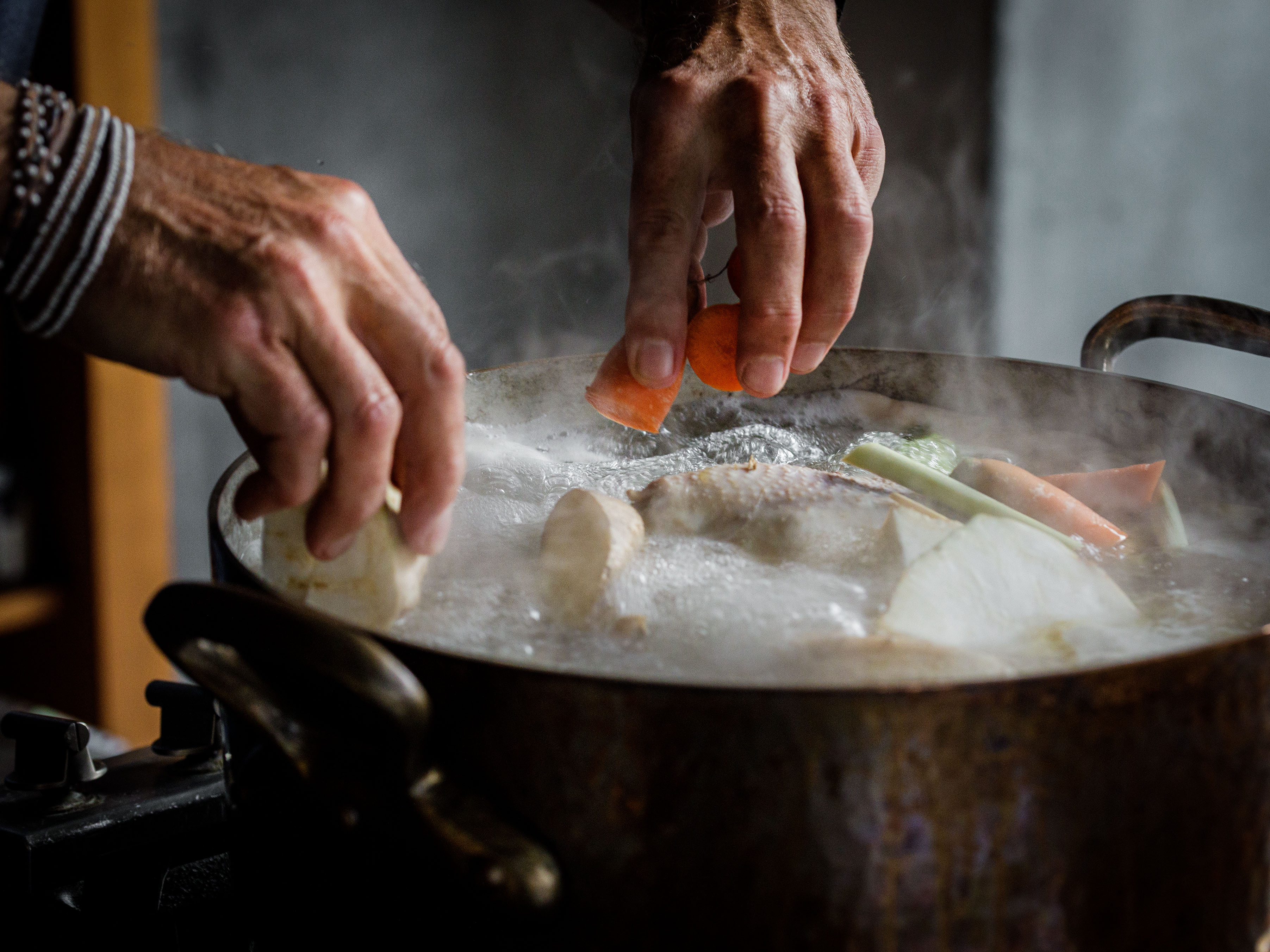 Schritt 2:  Restliche Zutaten in Geflügelbouillon zugeben .