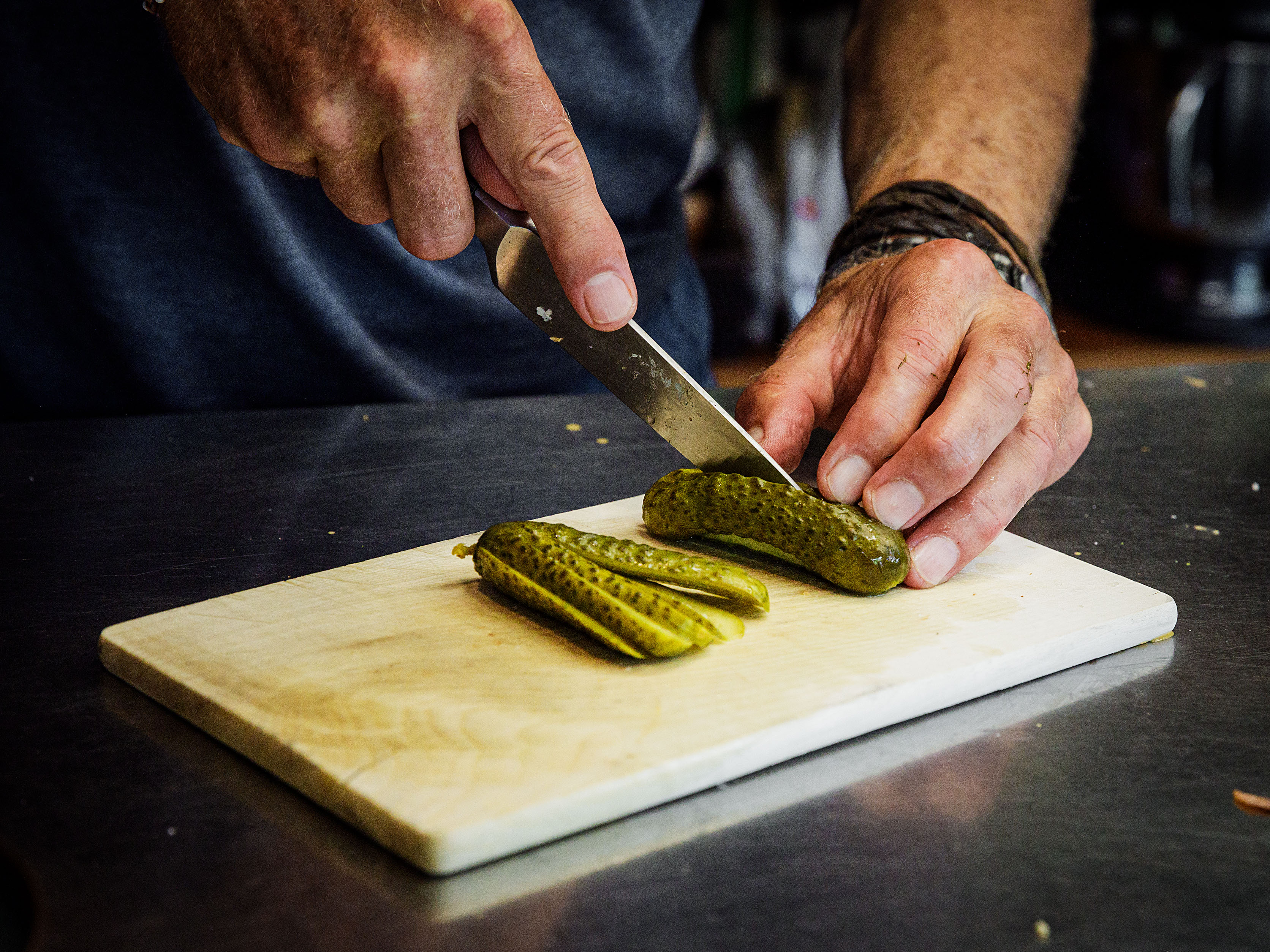 Schritt 3: Kalbsrahmgulasch nach Andreas Caminada anrichten