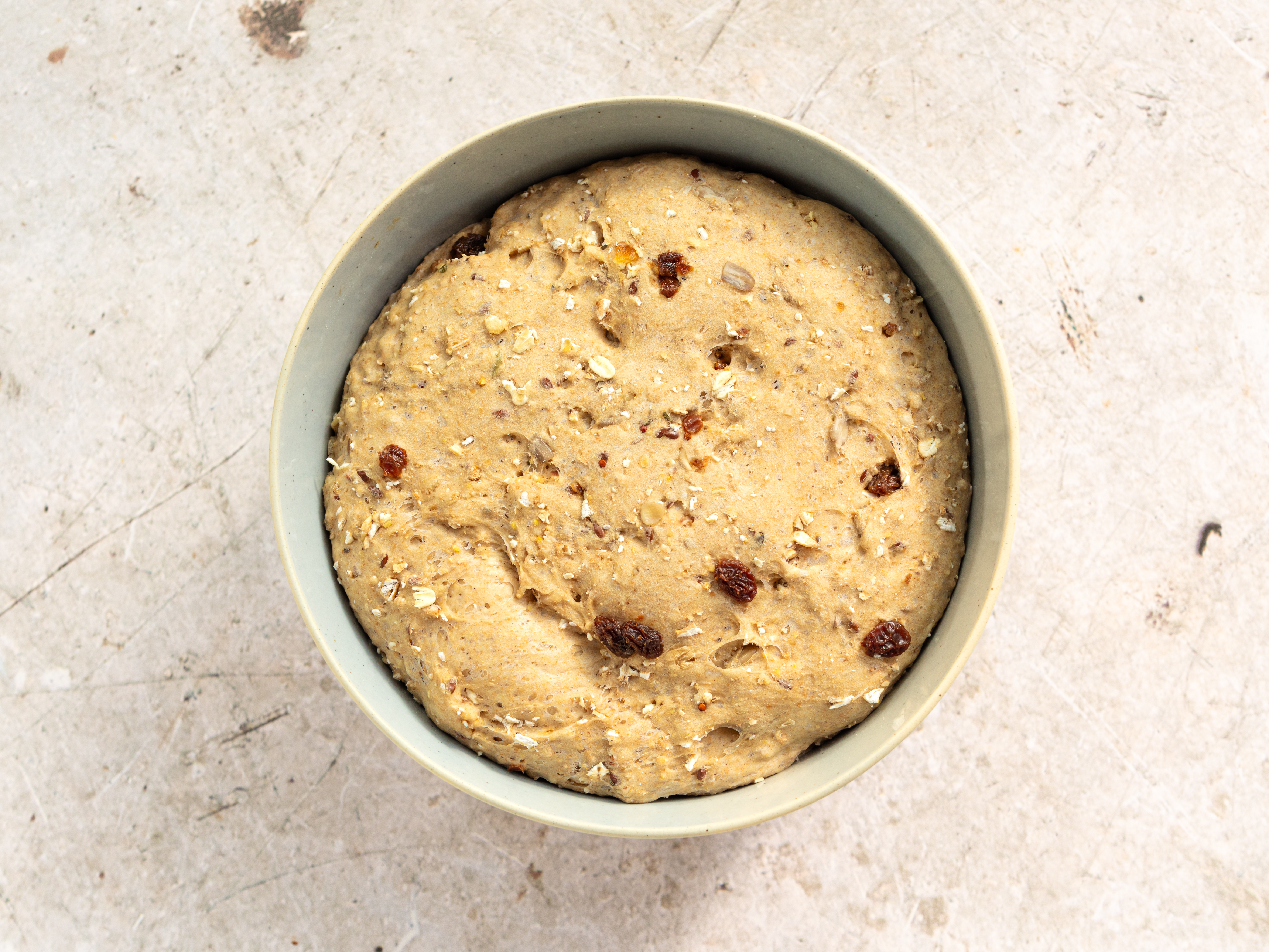 Schritt 1: Teig für Müsli-Brötli zubereiten 