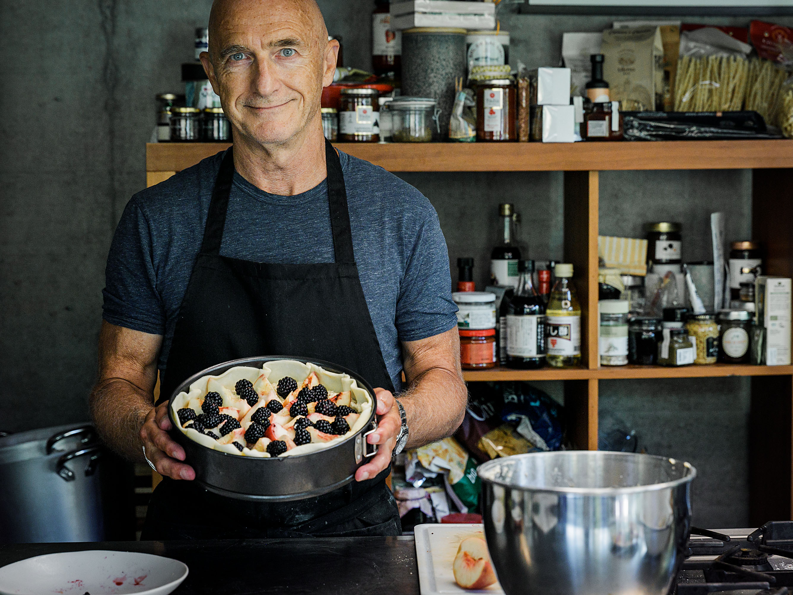 Schritt 2: Brombeeren dazwischen verteilen