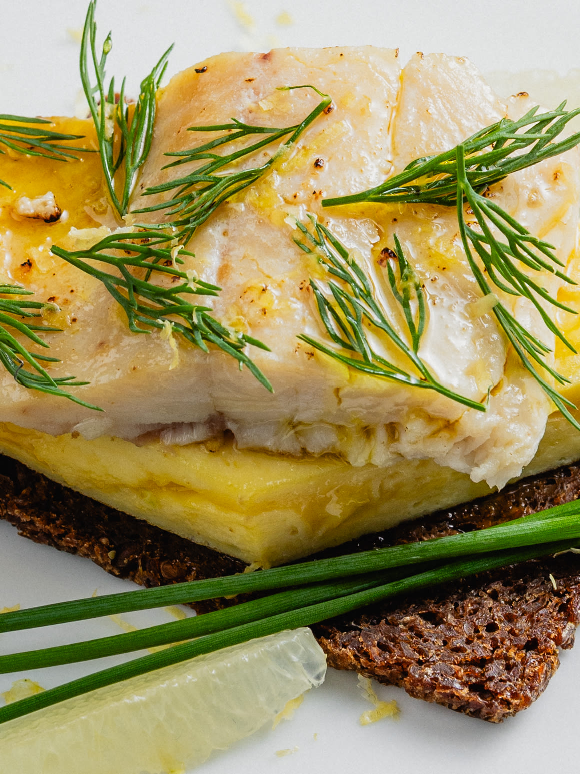 Omelette mit Rauchforelle auf Schwarzbrot Rezept 2