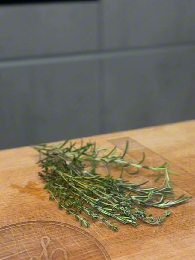 Kräuter schlagen für mehr Aroma Kräuter schlagen für mehr Aroma