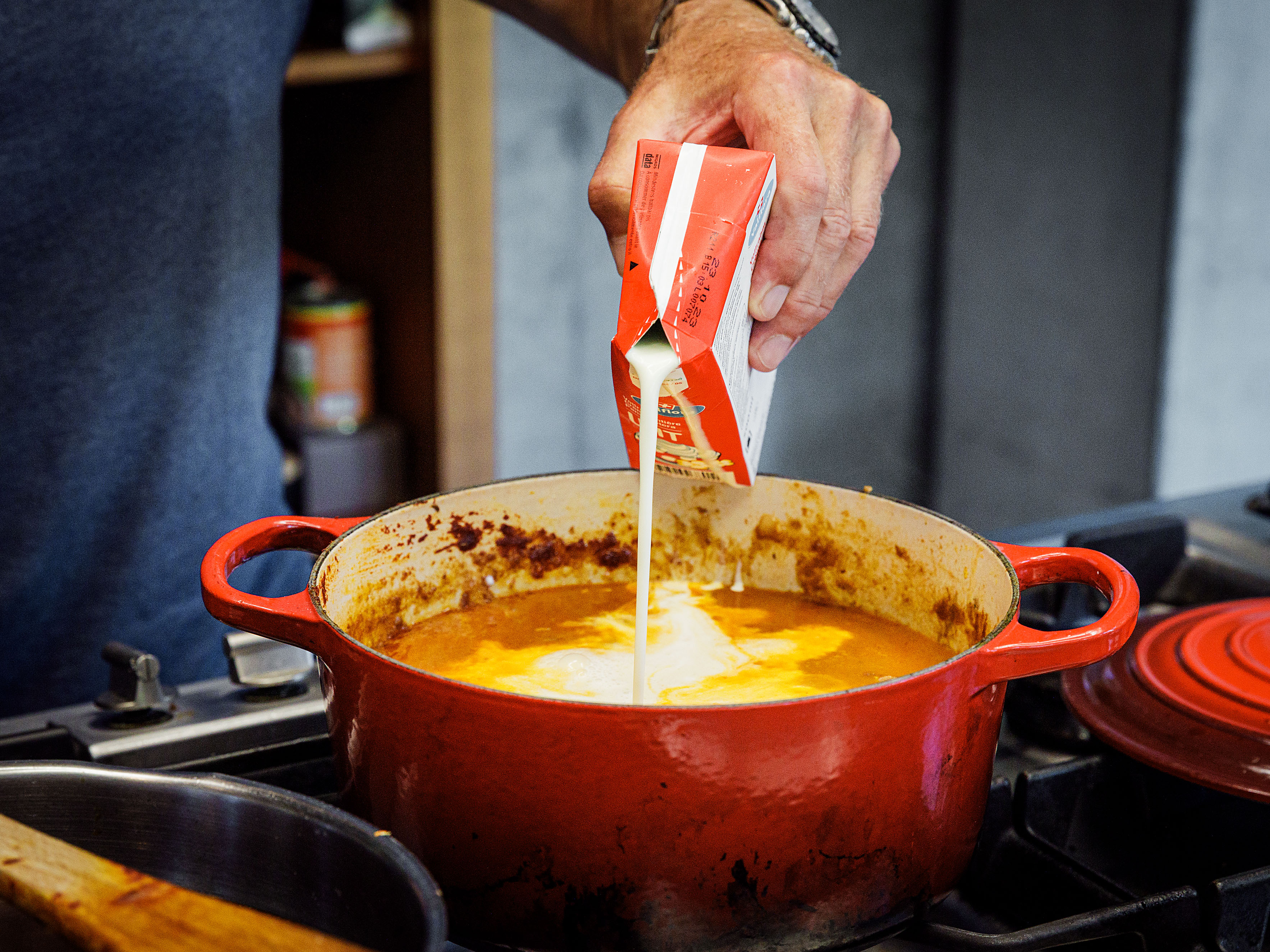 Schritt 3: Kalbsrahmgulasch nach Andreas Caminada anrichten