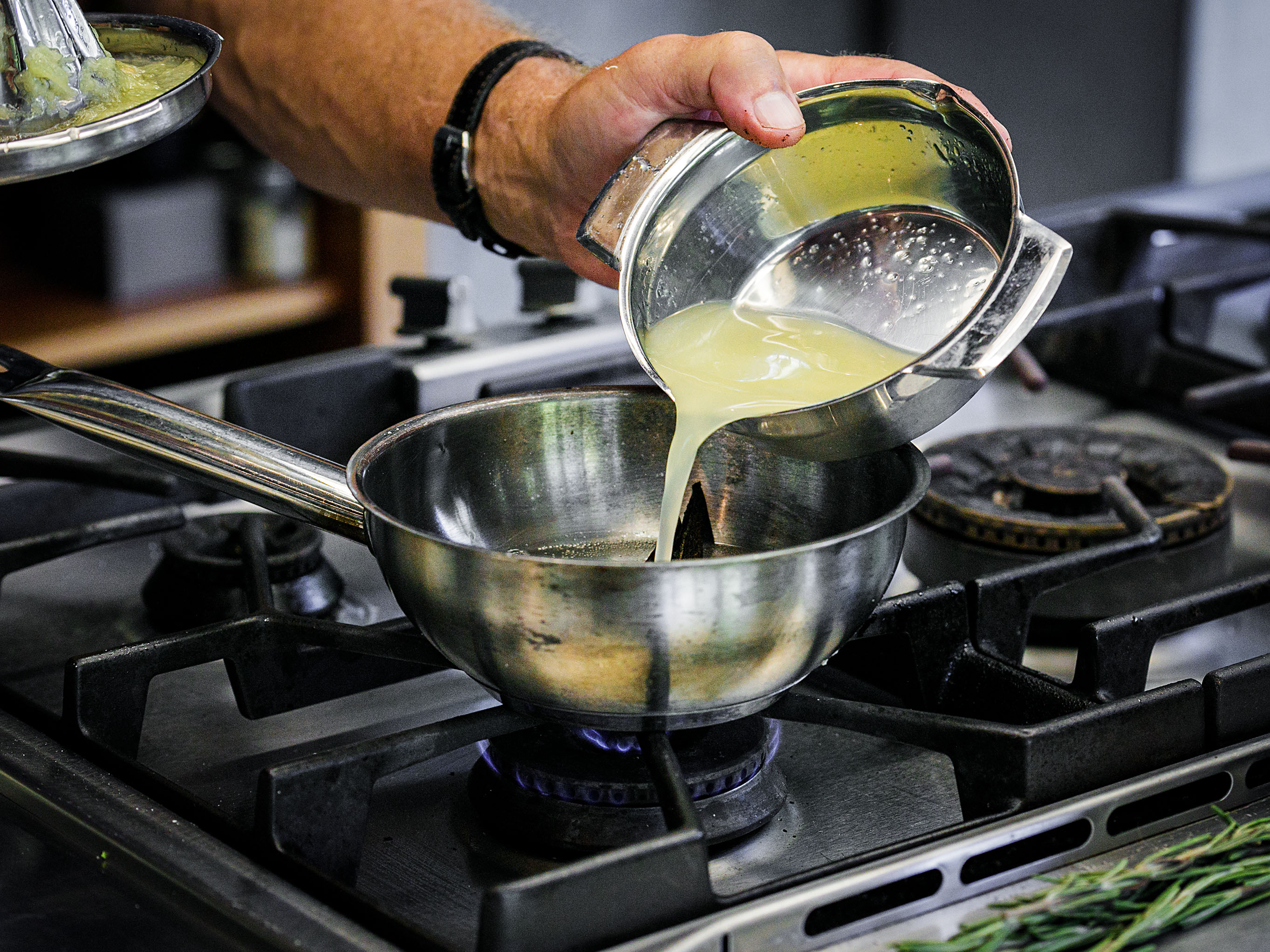Schritt 2: Sauce für Lemon Kabeljau zubereiten 