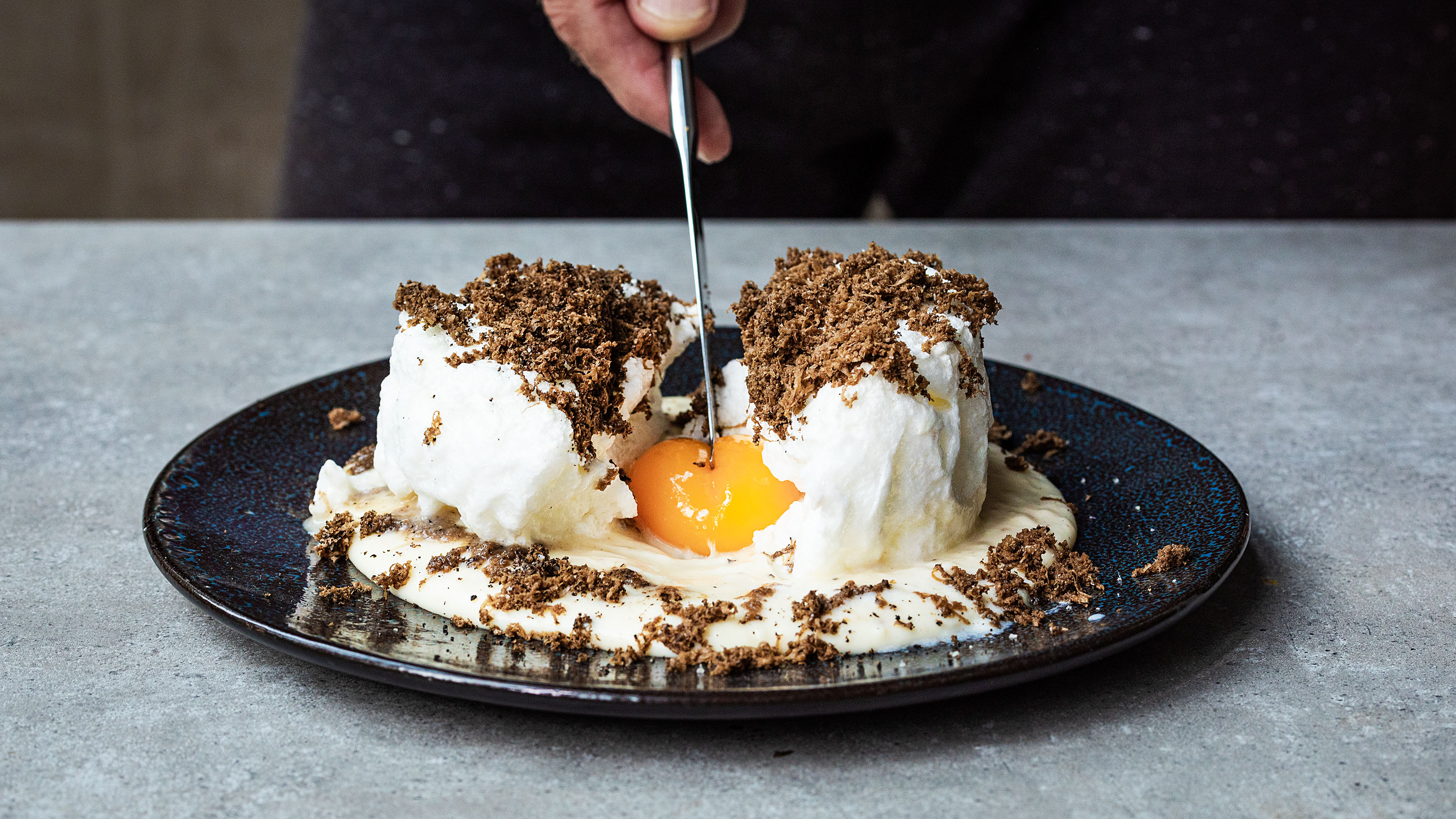 Schritt 3: Den weissen Trüffel grosszügig darüber hobeln und dann servieren