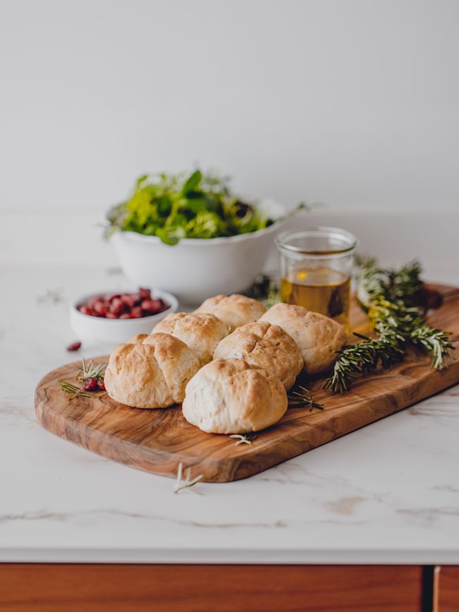 Knusprige Buns mit Rosmarin und Cranberrys Rezept Knusprige Buns mit Rosmarin und Cranberrys Rezept