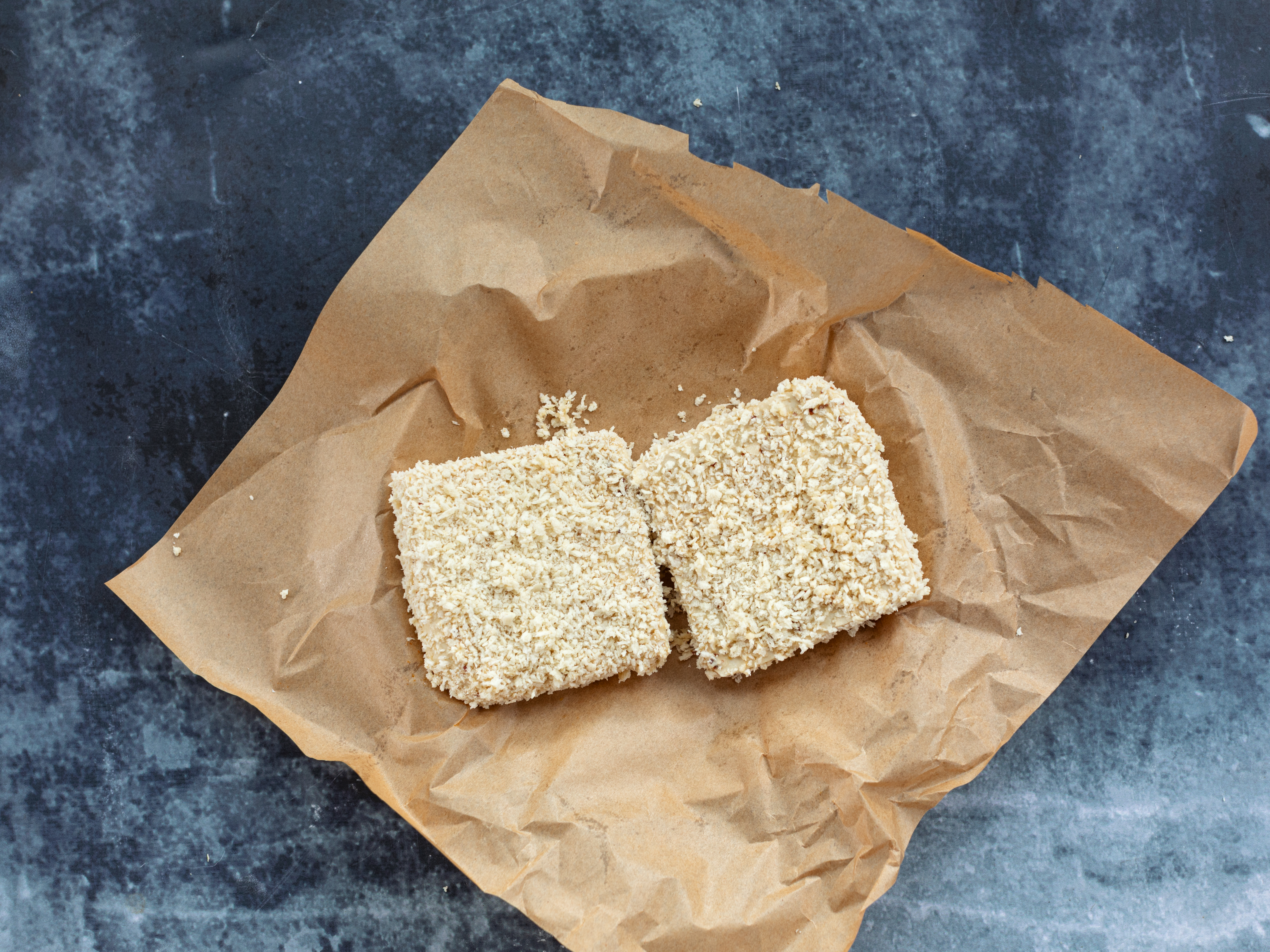 Schritt 2: Tofu für Tofu Katsu Sandwich panieren 