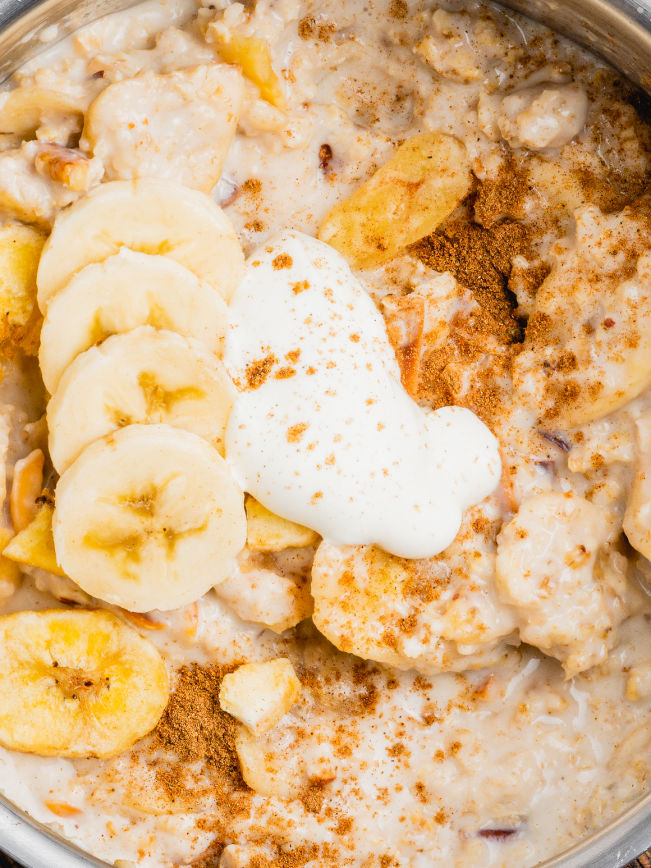 Bananen-Nuss-Porridge mit Joghurt Rezept 2