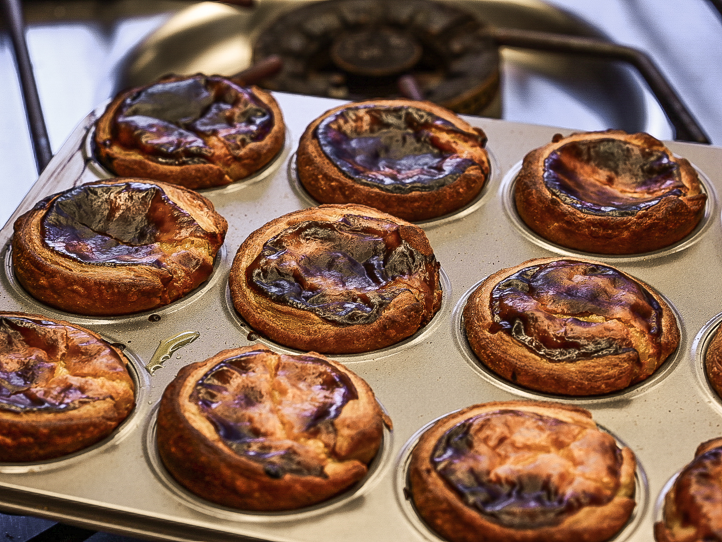 Schritt 4: Törtchen füllen und Pastéis de Nata backen 