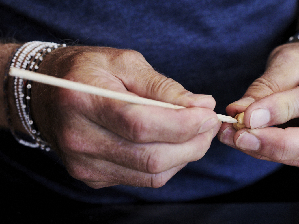 Schritt 7: Vorbereitung der Haselnüsse für den glutenfreien Schokoladen-Haselnuss-Kuchen
