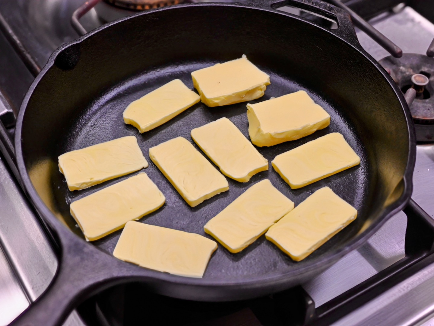 Schritt 1: Sellerie für Sellerie Steak Fondant vorbereiten und anbraten 