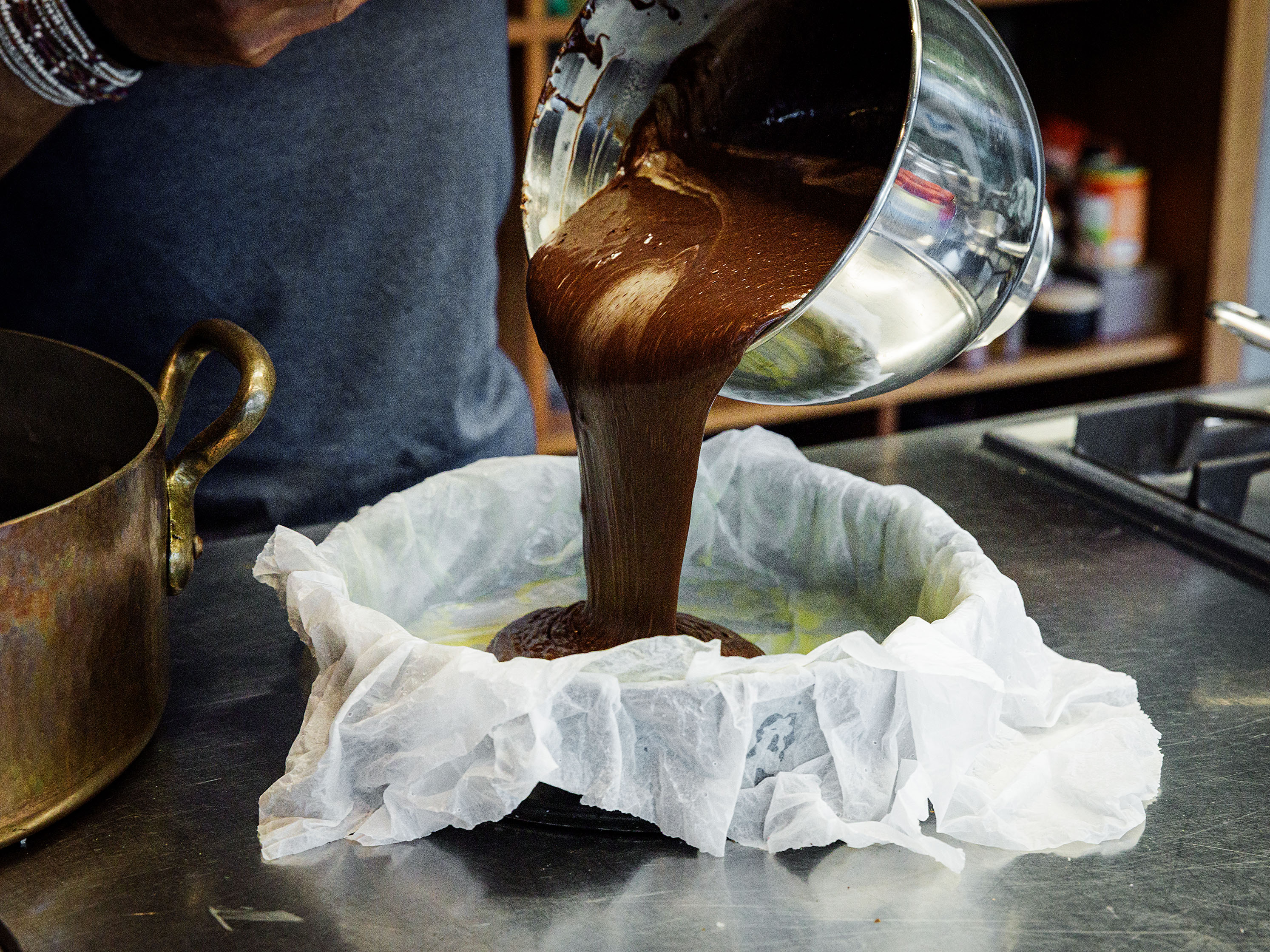 Schritt 3: Zuckersirup zubereiten und Teig für Schokoladenkuchen Nemesis fertigstellen 