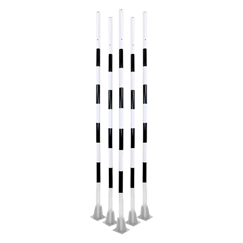 postes metalicos con brida pintando cebra cada 30cm