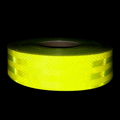 983 amarillo limon en oscuridad