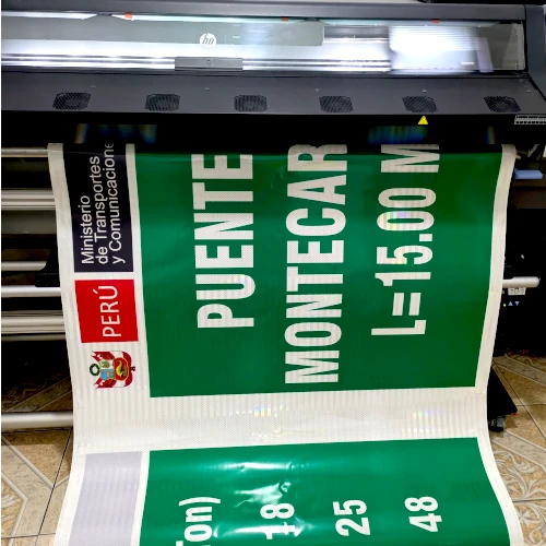señal informativa con logo Perú con lamina 3M impresion HP Latex