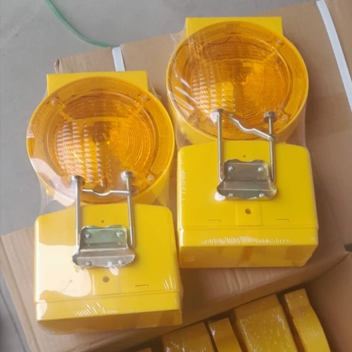 lampara amarilla en caja