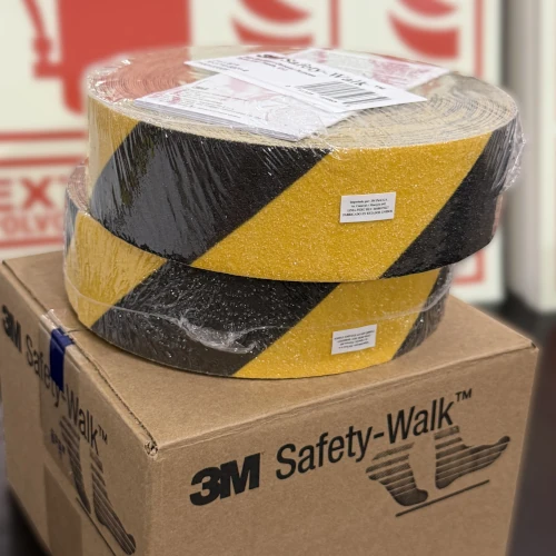 cinta antideslizante 3M amarillo con raya negra