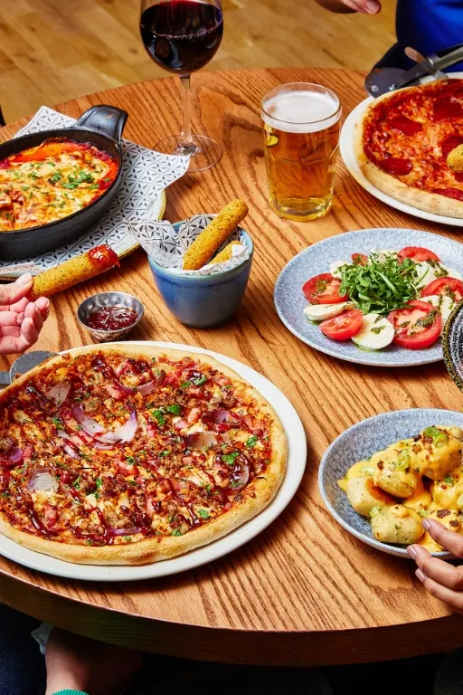 05 Spread Share Food Mobile