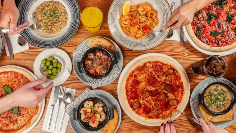 05 Food Share Spread PC Desktop