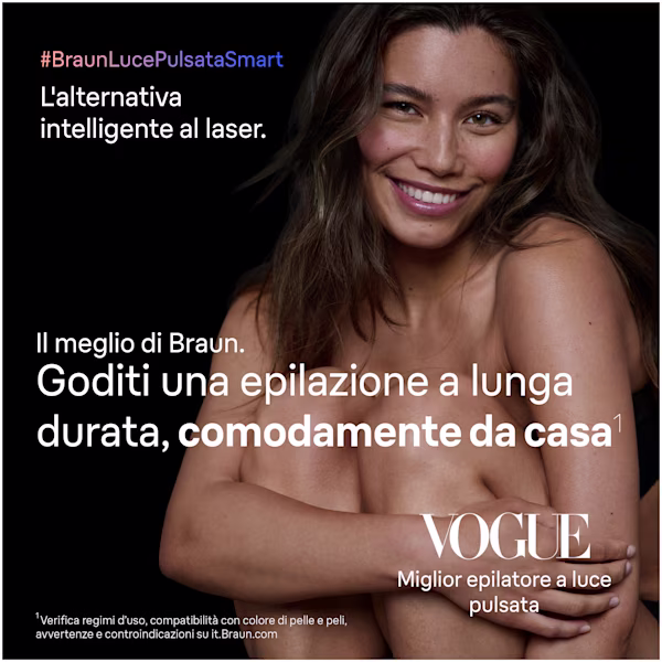 Immagine di una donna che apprezza la sua pelle e si gode la libertà di 2 anni di pelle liscia. Immagine di una donna che apprezza la sua pelle e si gode la libertà di 2 anni di pelle liscia.