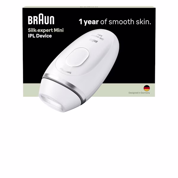Vista frontale del Braun Silk·expert Mini bianco/argento con confezione, su rendering con sfondo bianco. Vista frontale del Braun Silk·expert Mini bianco/argento con confezione, su rendering con sfondo bianco.