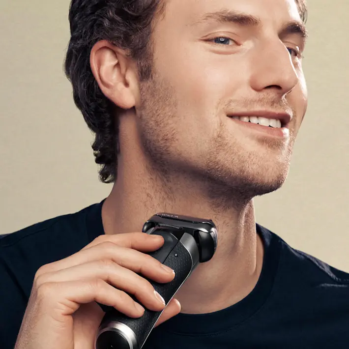 Rasatura profonda anche sulla barba folta Rasatura profonda anche sulla barba folta