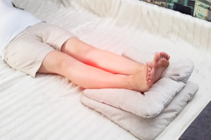 むくみ　足上げ2