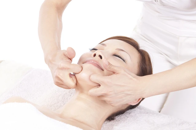 小顔矯正コース_top