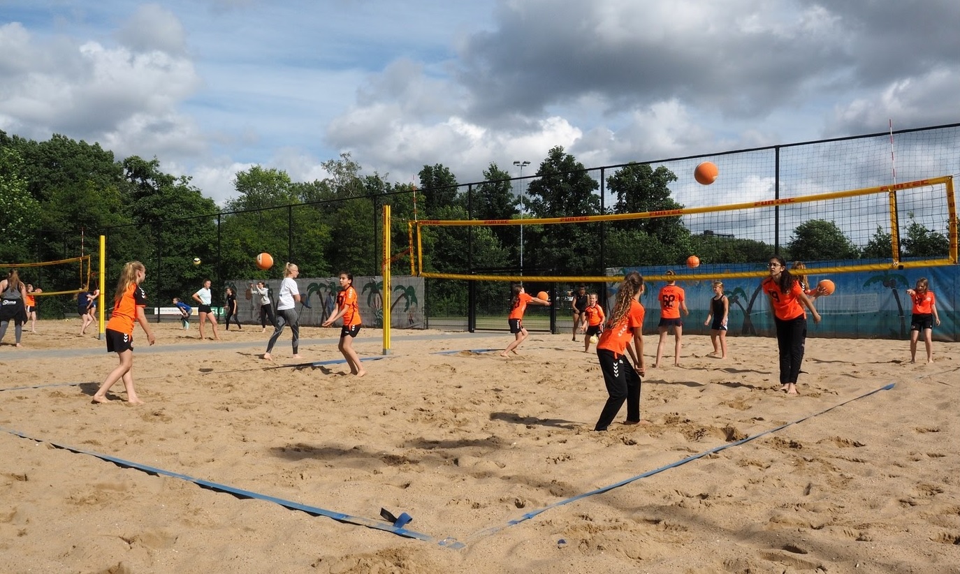 Ons eigen beachvolleybalstrand!