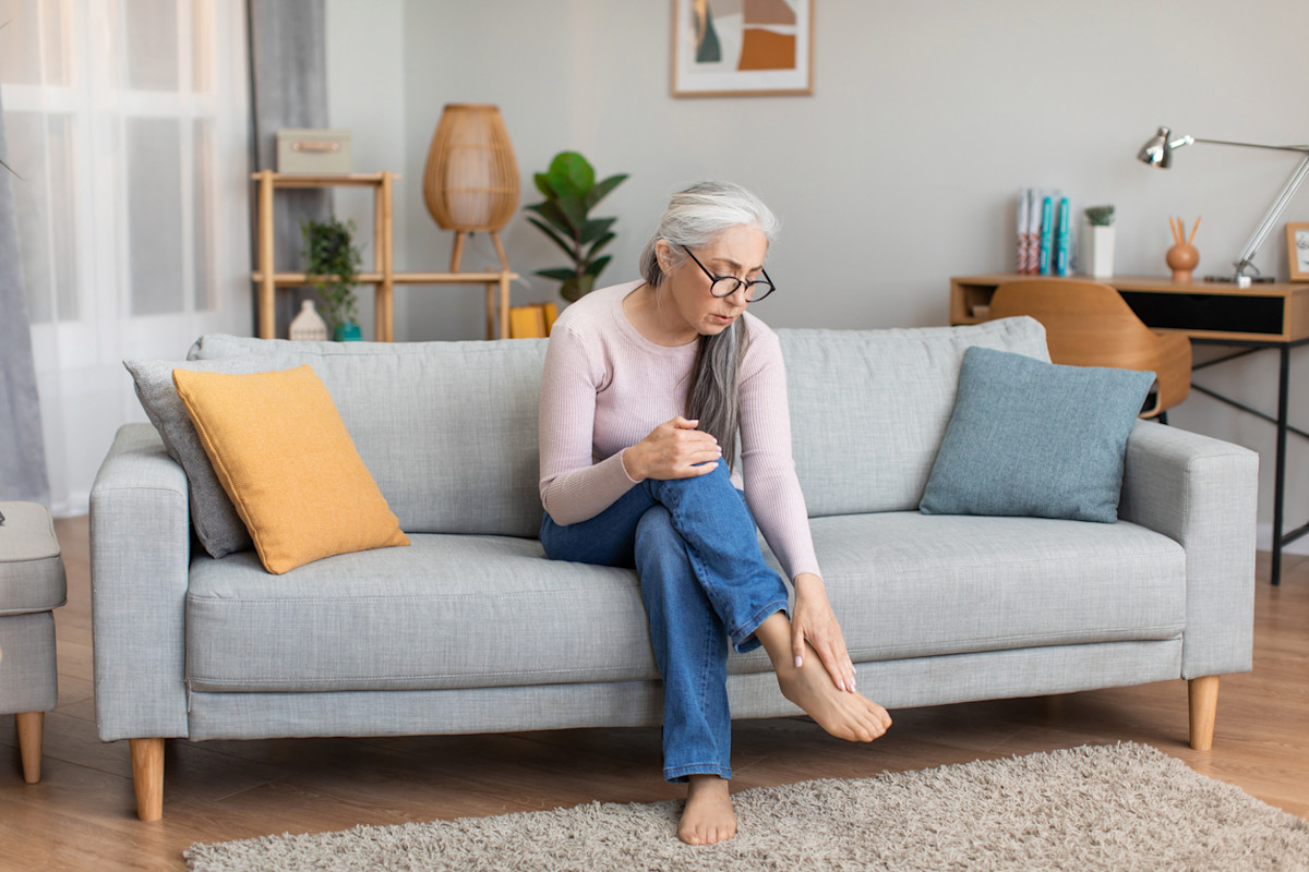 Posterior tibial tendonitis: symptoms, treatments, and exercises