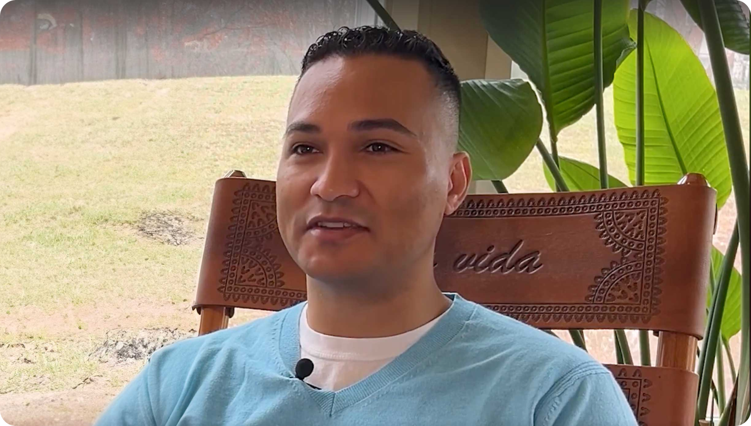 Chris, an IT specialist from Virginia, found relief from chronic neck pain with Hinge Health, allowing him to enjoy quality time with his daughter without discomfort.