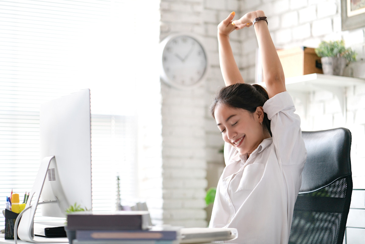Office ergonomics for less pain at work: a Hinge Health guide